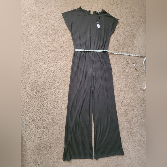 Fashion Nova Green Jumpsuit - Picture 3 of 4